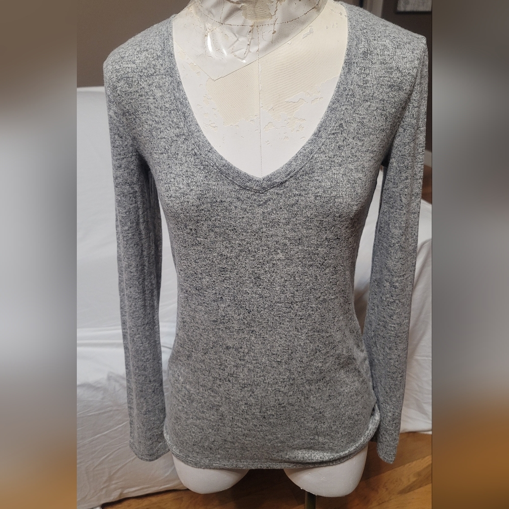 Women's Express medium very soft v-neck new gray sweater.